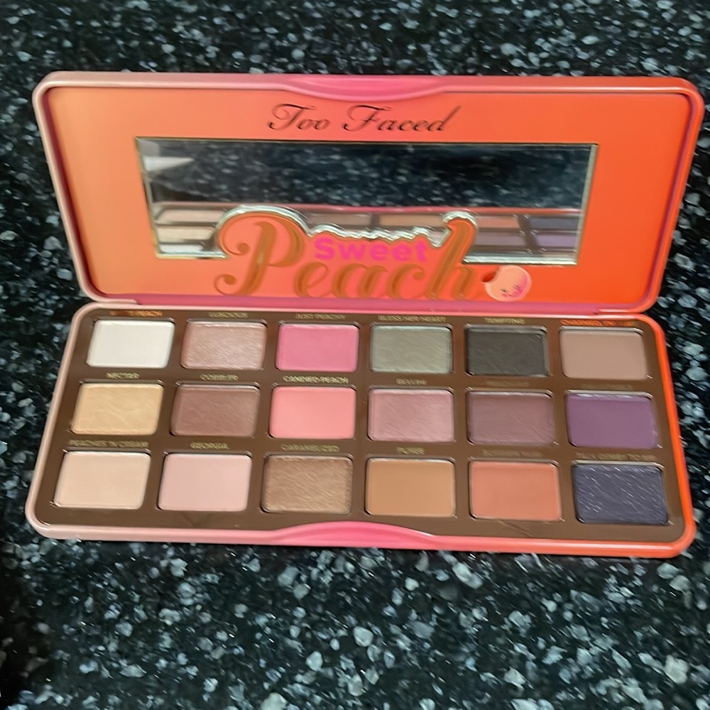 Too Faced Sweet Peach Eye Shadow Palette